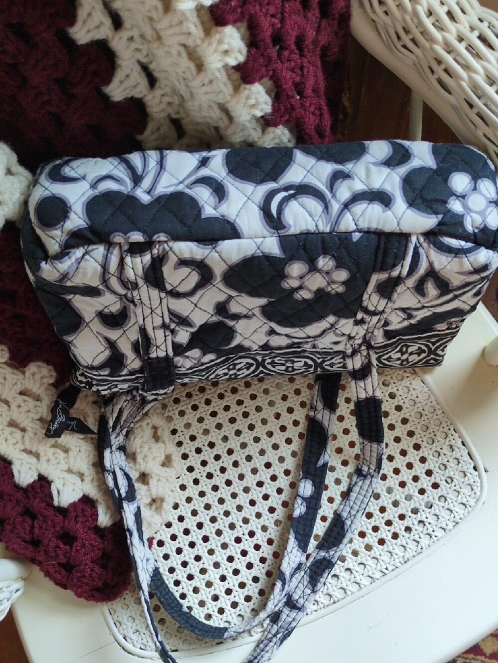 Black & White Quilted Floral Pattern Tote Bag - Picture 4 of 9